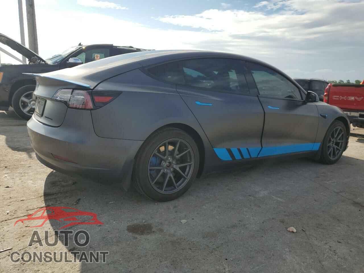 TESLA MODEL 3 2022 - 5YJ3E1EBXNF194835
