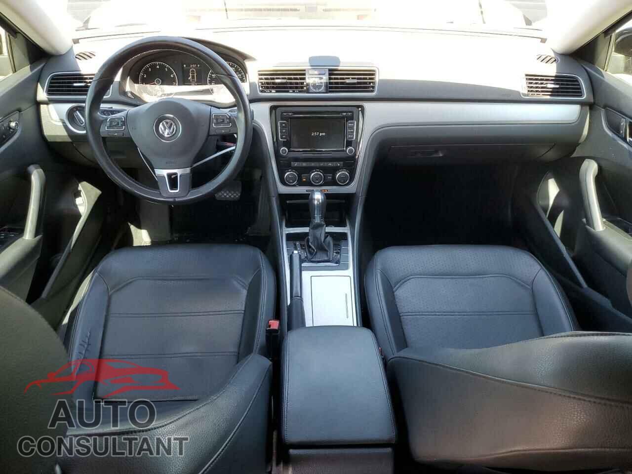 VOLKSWAGEN PASSAT 2012 - 1VWBP7A35CC095113