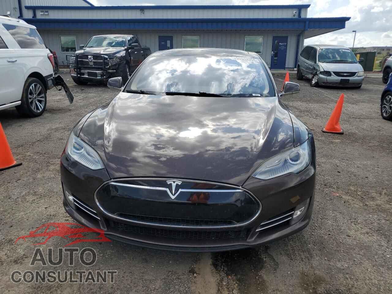 TESLA MODEL S 2013 - 5YJSA1DN4DFP06073