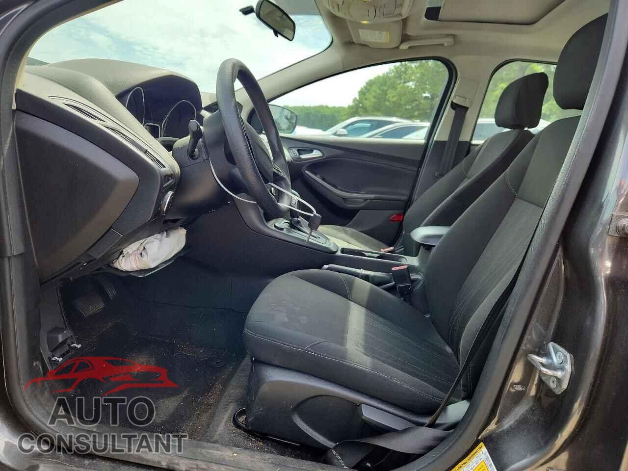 FORD FOCUS 2017 - 1FADP3M2XHL323174