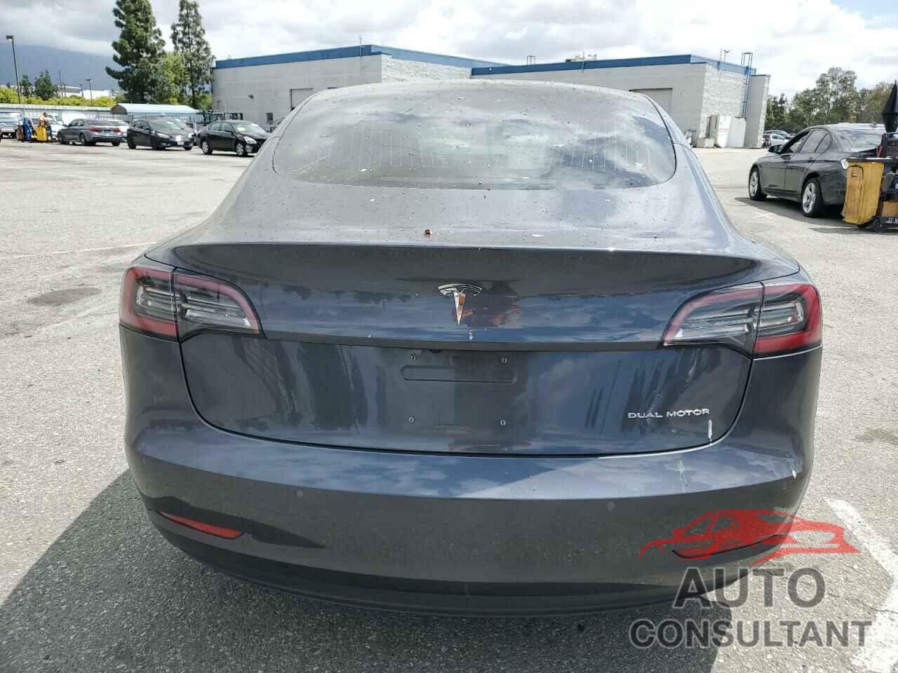 TESLA MODEL 3 2018 - 5YJ3E1EB5JF132382