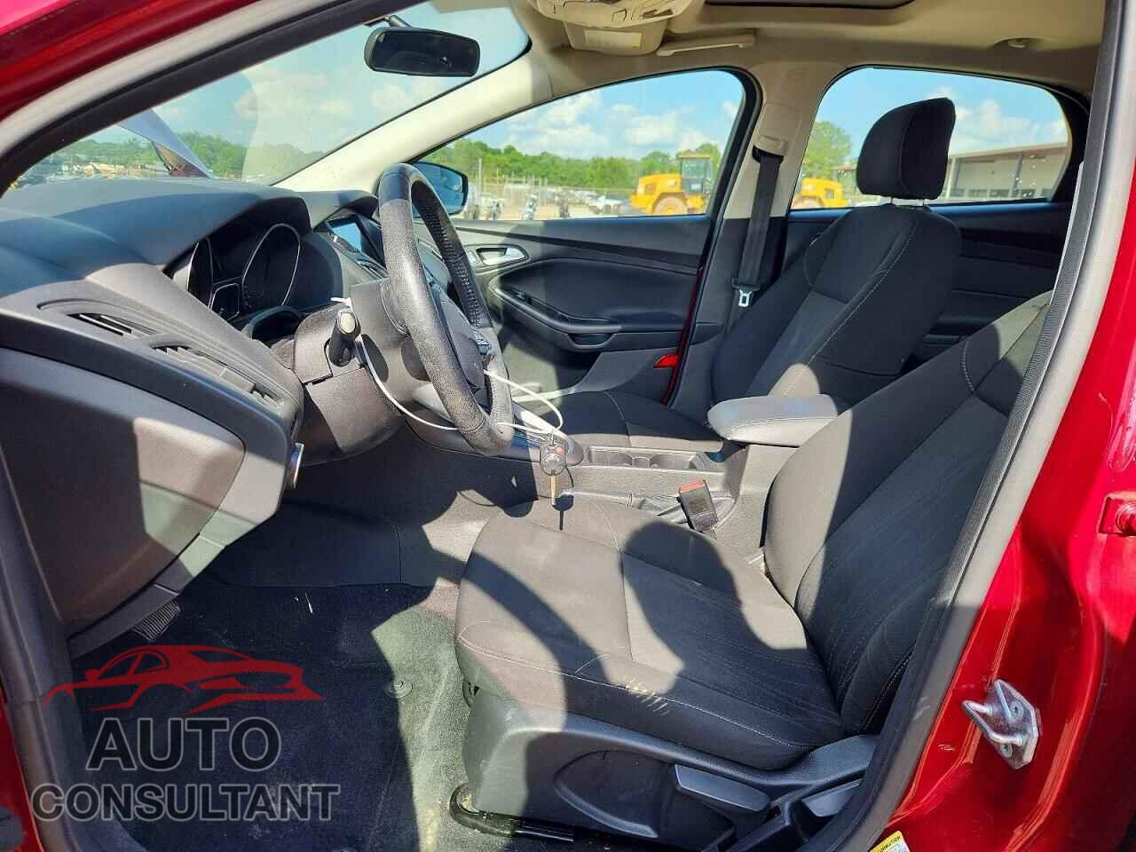 FORD FOCUS 2017 - 1FADP3M23HL339927