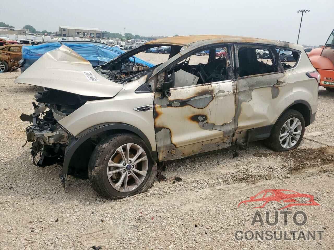 FORD ESCAPE 2017 - 1FMCU0GD7HUE17688