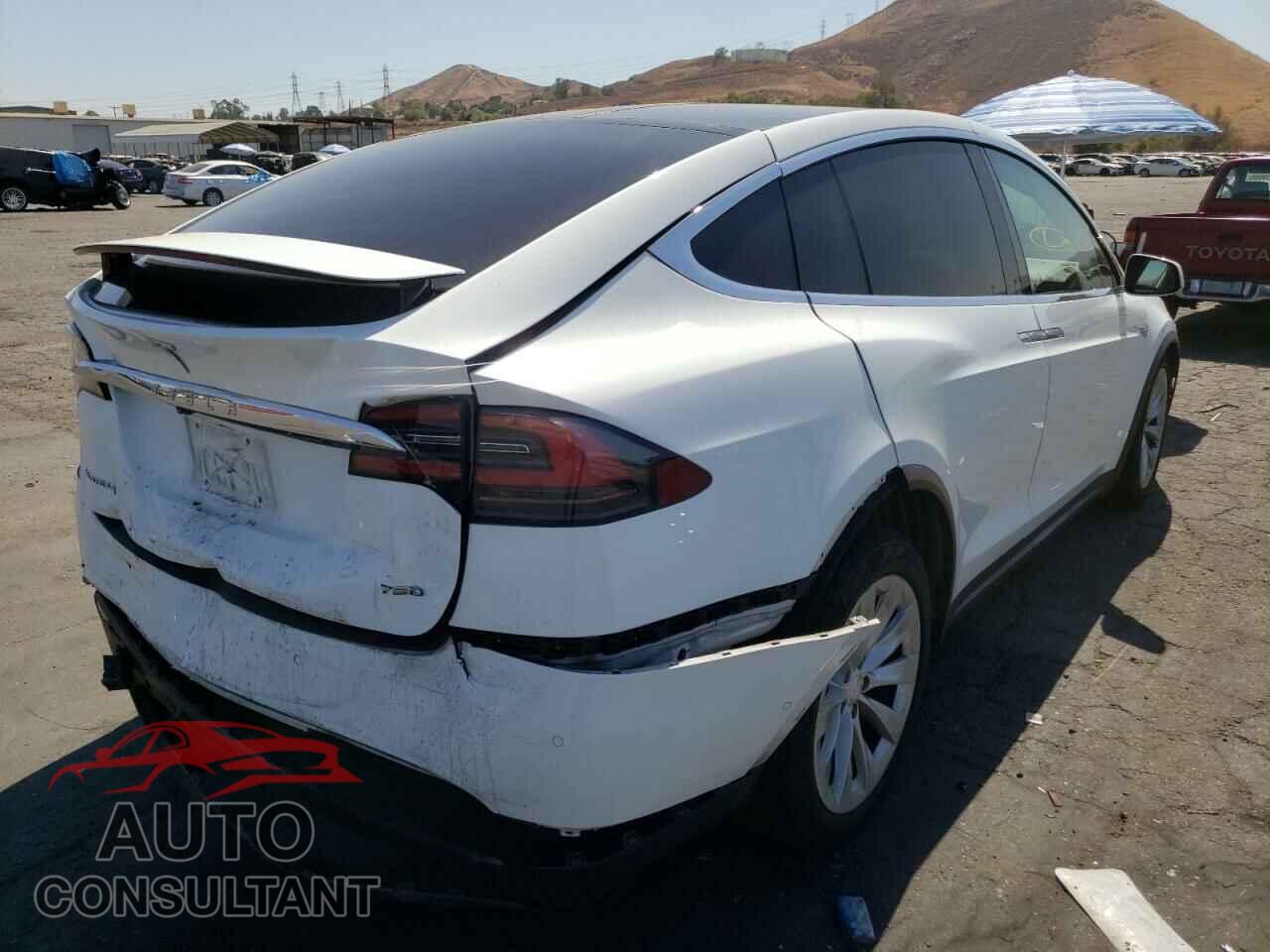 TESLA MODEL X 2016 - 5YJXCAE21GF008643