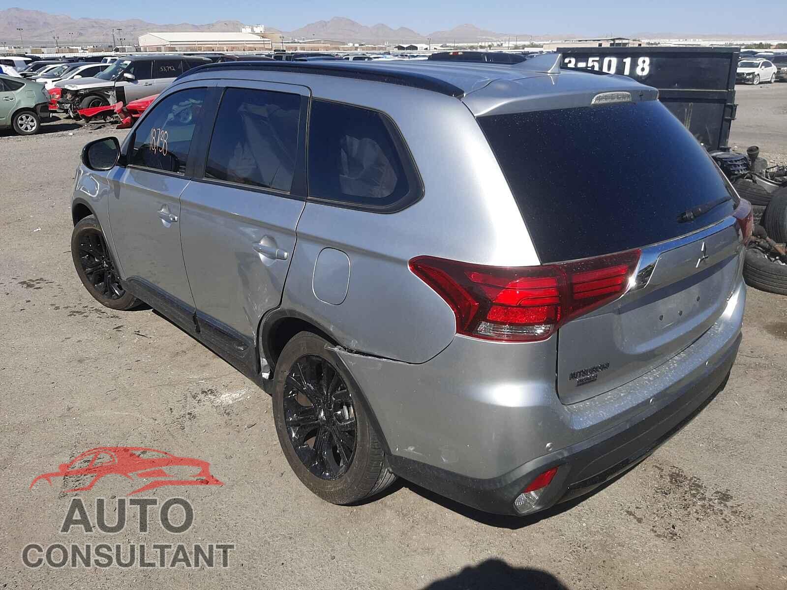 MITSUBISHI OUTLANDER 2018 - JA4AD3A31JZ021787