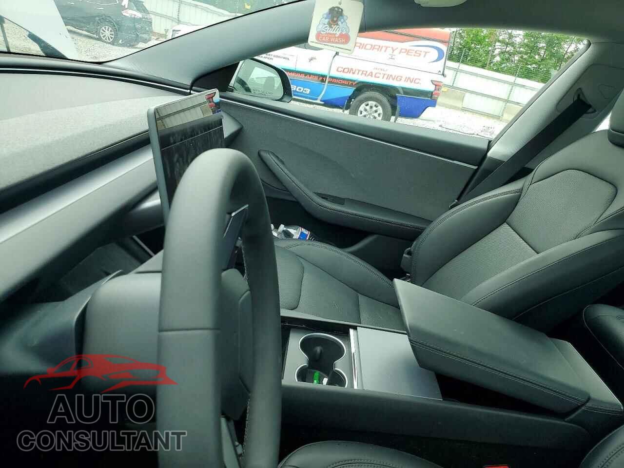 TESLA MODEL 3 2025 - 5YJ3E1EA0SF066574