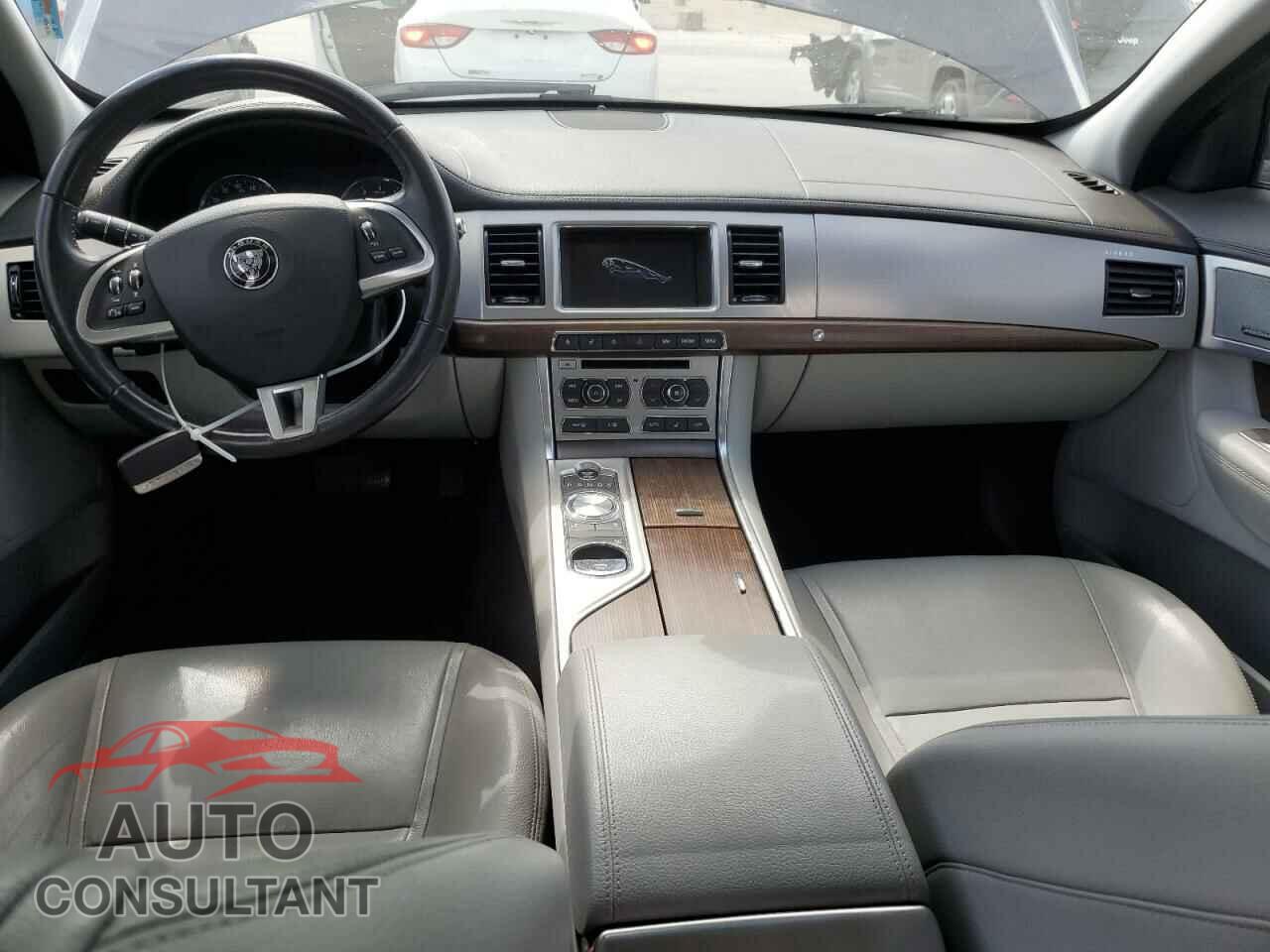 JAGUAR XF 2015 - SAJWA0FS9FPU88544