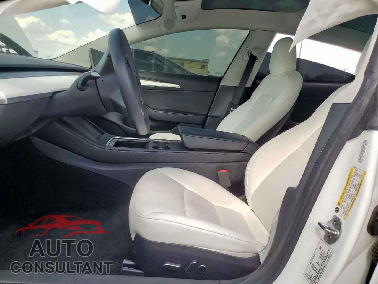 TESLA MODEL 3 2022 - 5YJ3E1EA8NF147875