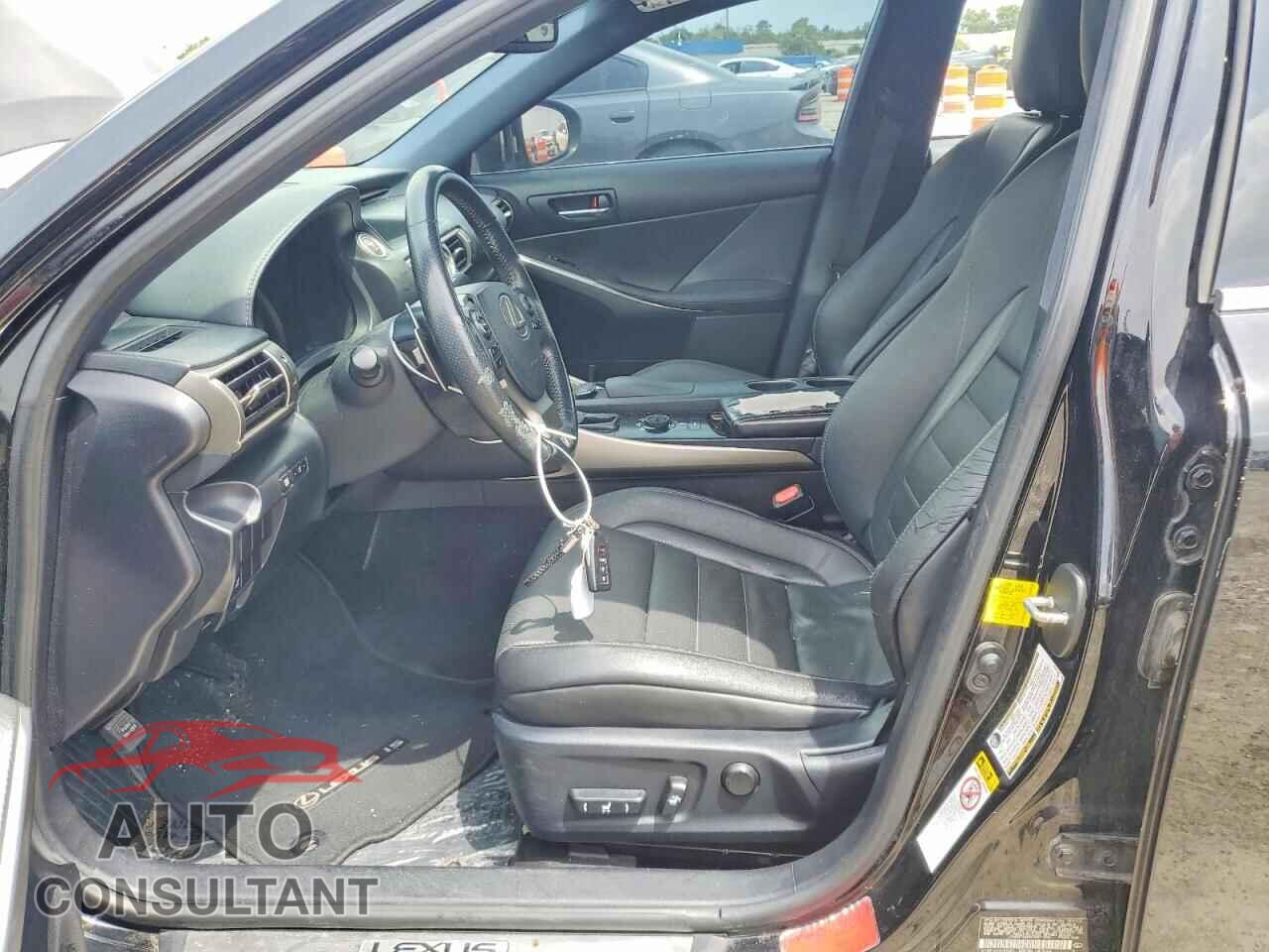 LEXUS IS 2014 - JTHCE1D29E5001026