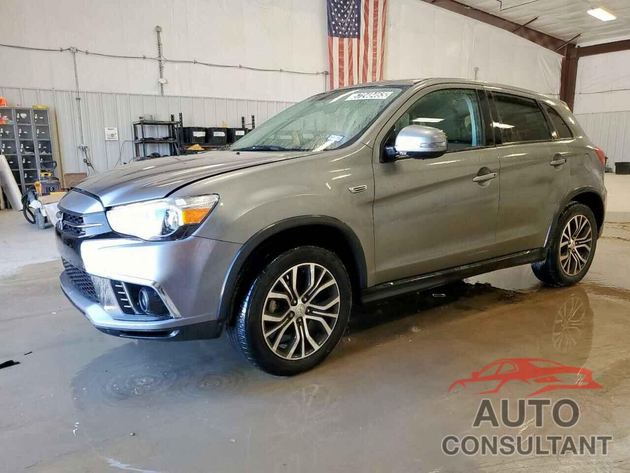 MITSUBISHI OUTLANDER 2018 - JA4AR3AU8JU025116
