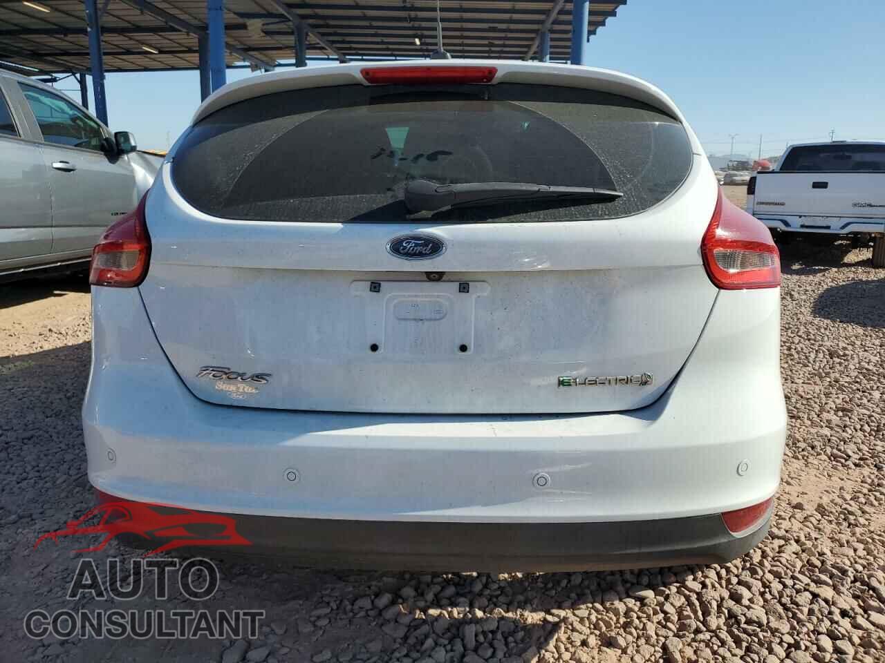 FORD FOCUS 2017 - 1FADP3R46HL224538