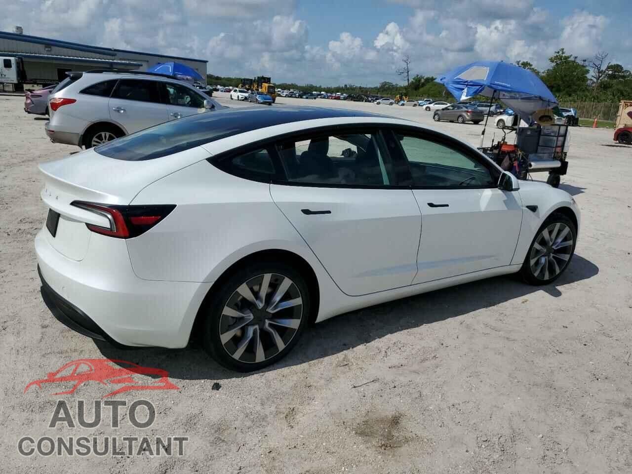 TESLA MODEL 3 2024 - 5YJ3E1EA2RF748978