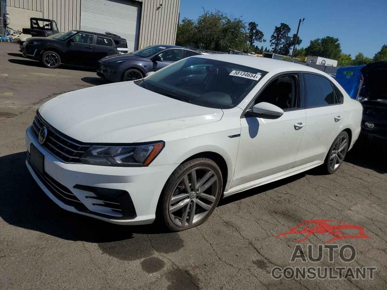 VOLKSWAGEN PASSAT 2018 - 1VWAA7A37JC021170