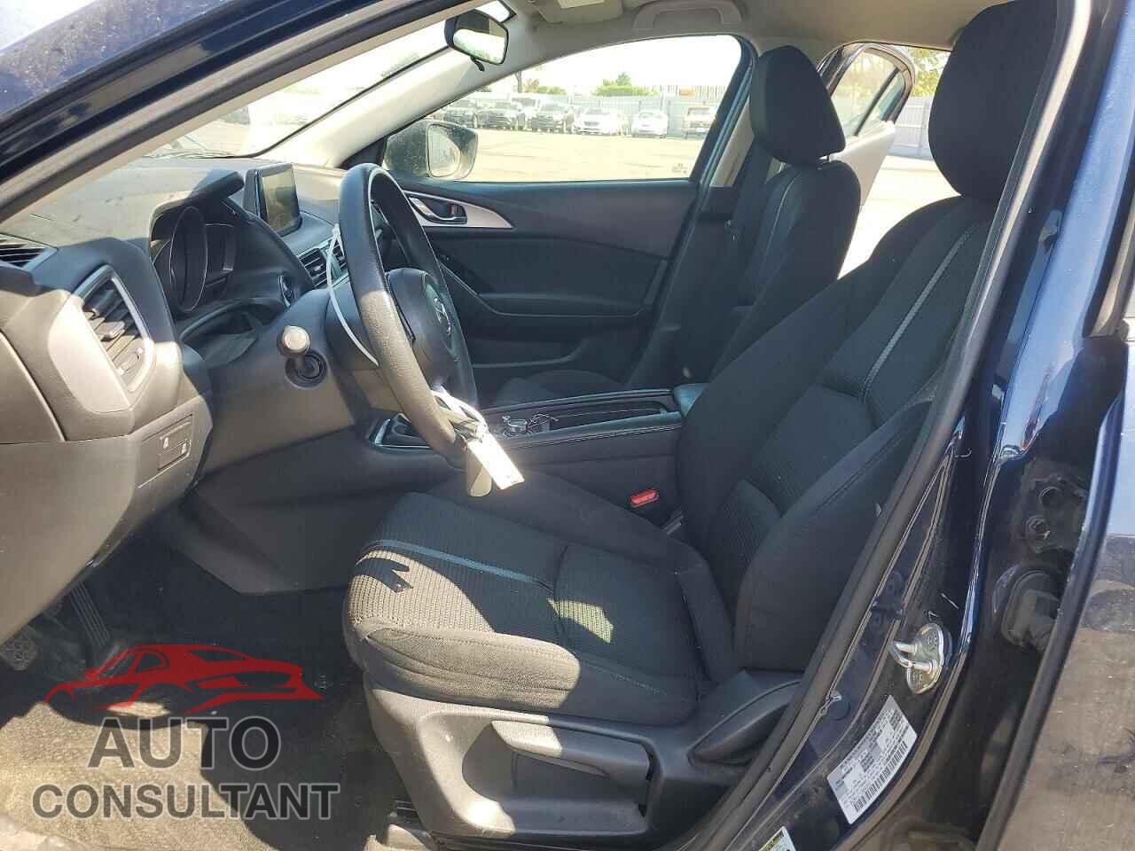 MAZDA 3 2018 - 3MZBN1U71JM240919
