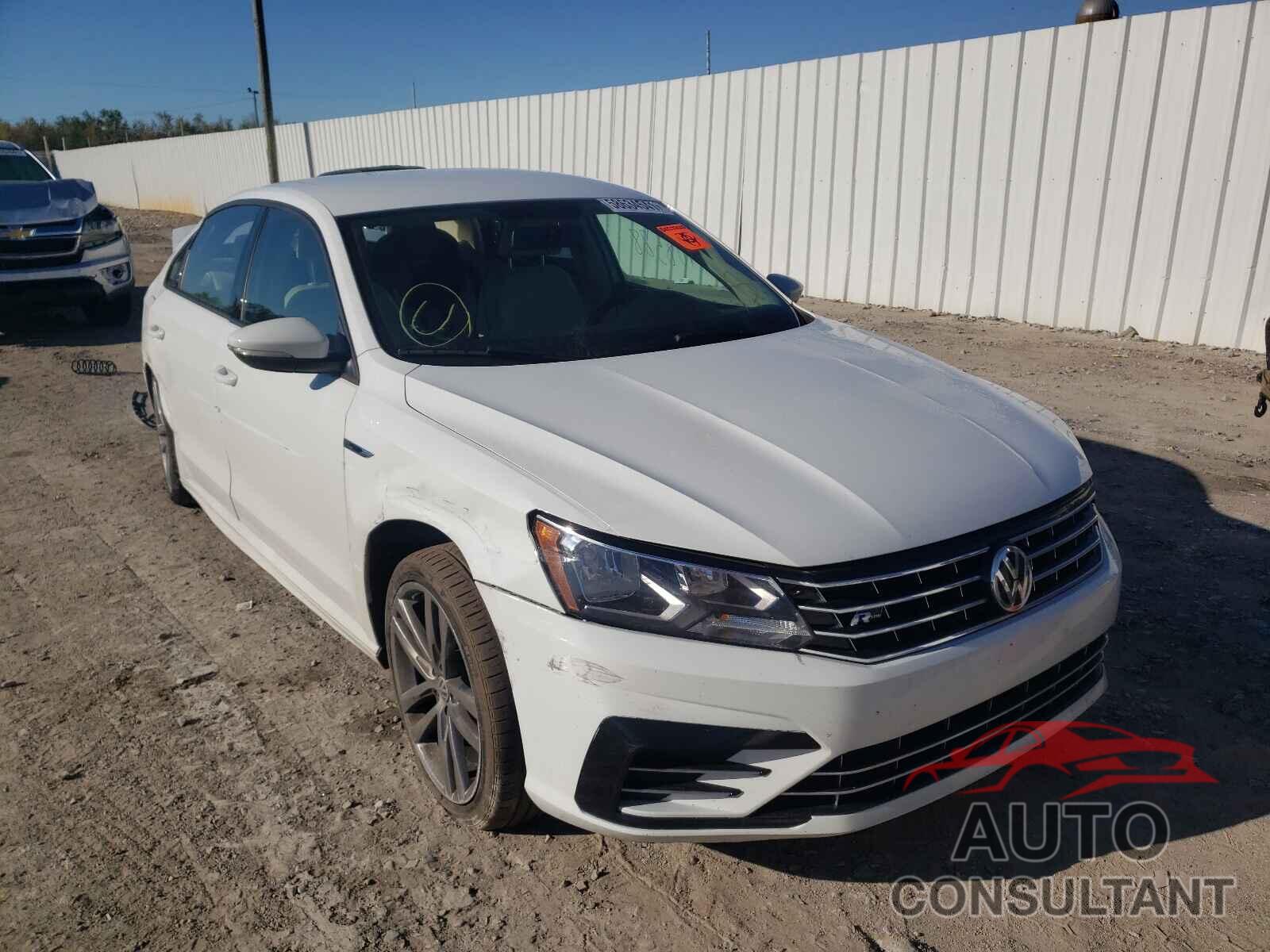 VOLKSWAGEN PASSAT 2018 - 1VWAA7A33JC013907