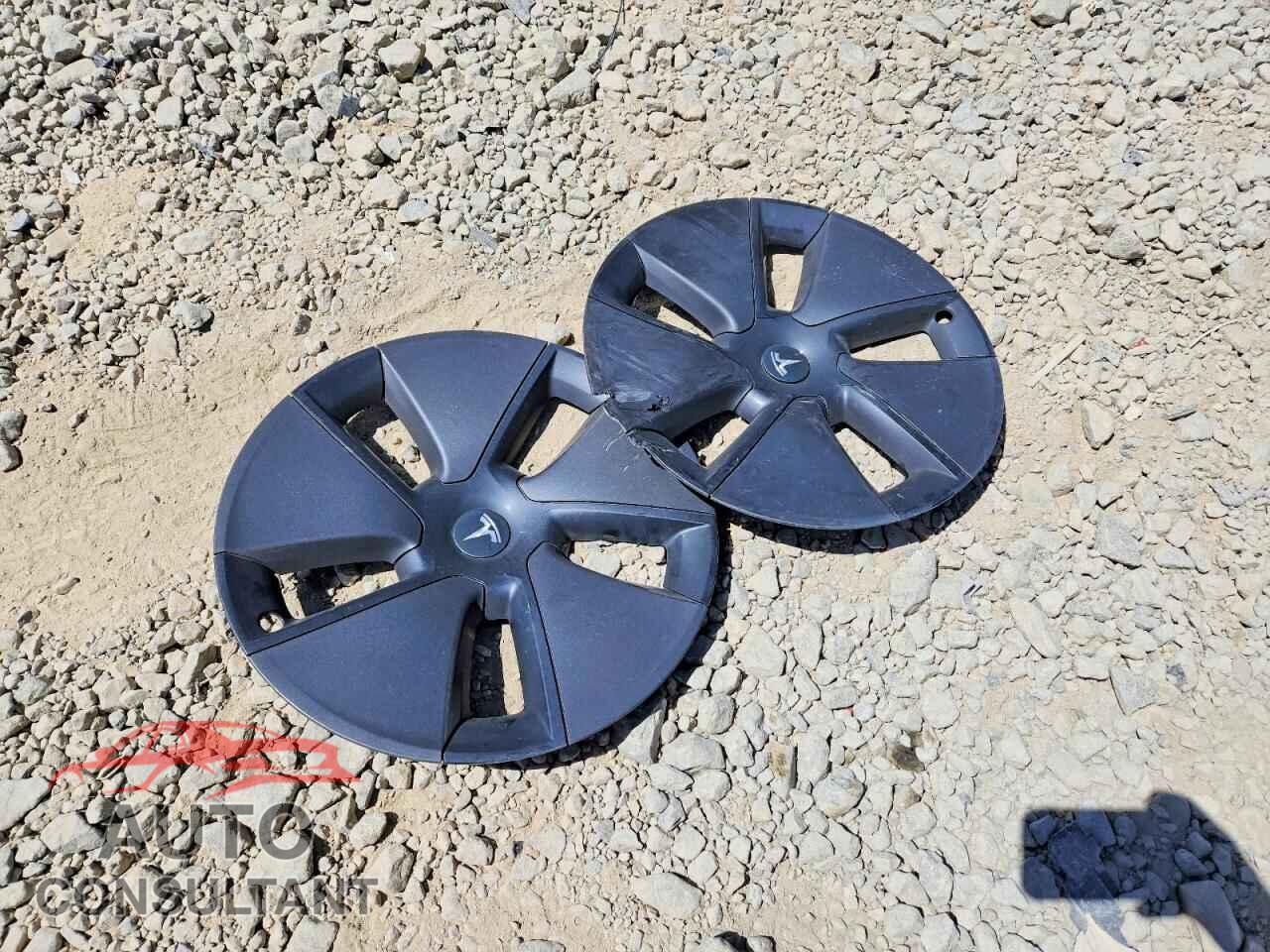 TESLA MODEL 3 2023 - 5YJ3E1EA1PF577735