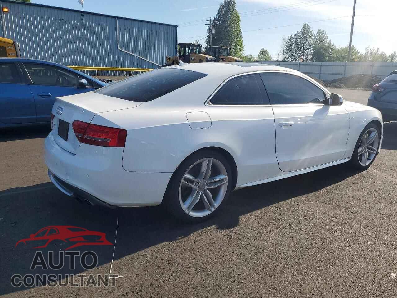 AUDI S5/RS5 2010 - WAUCVAFR3AA060261