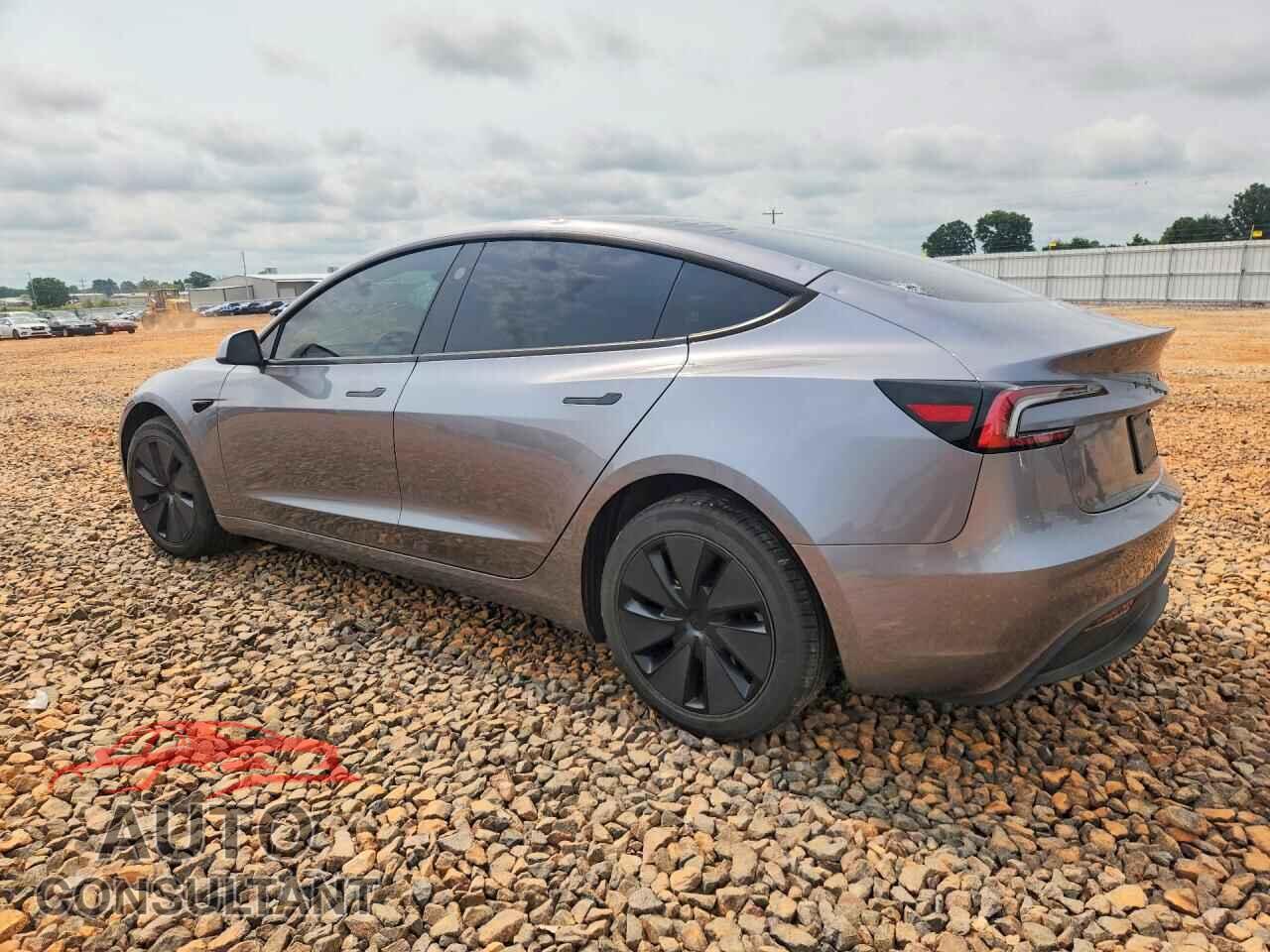 TESLA MODEL 3 2026 - 5YJ3E1EA0TF117816