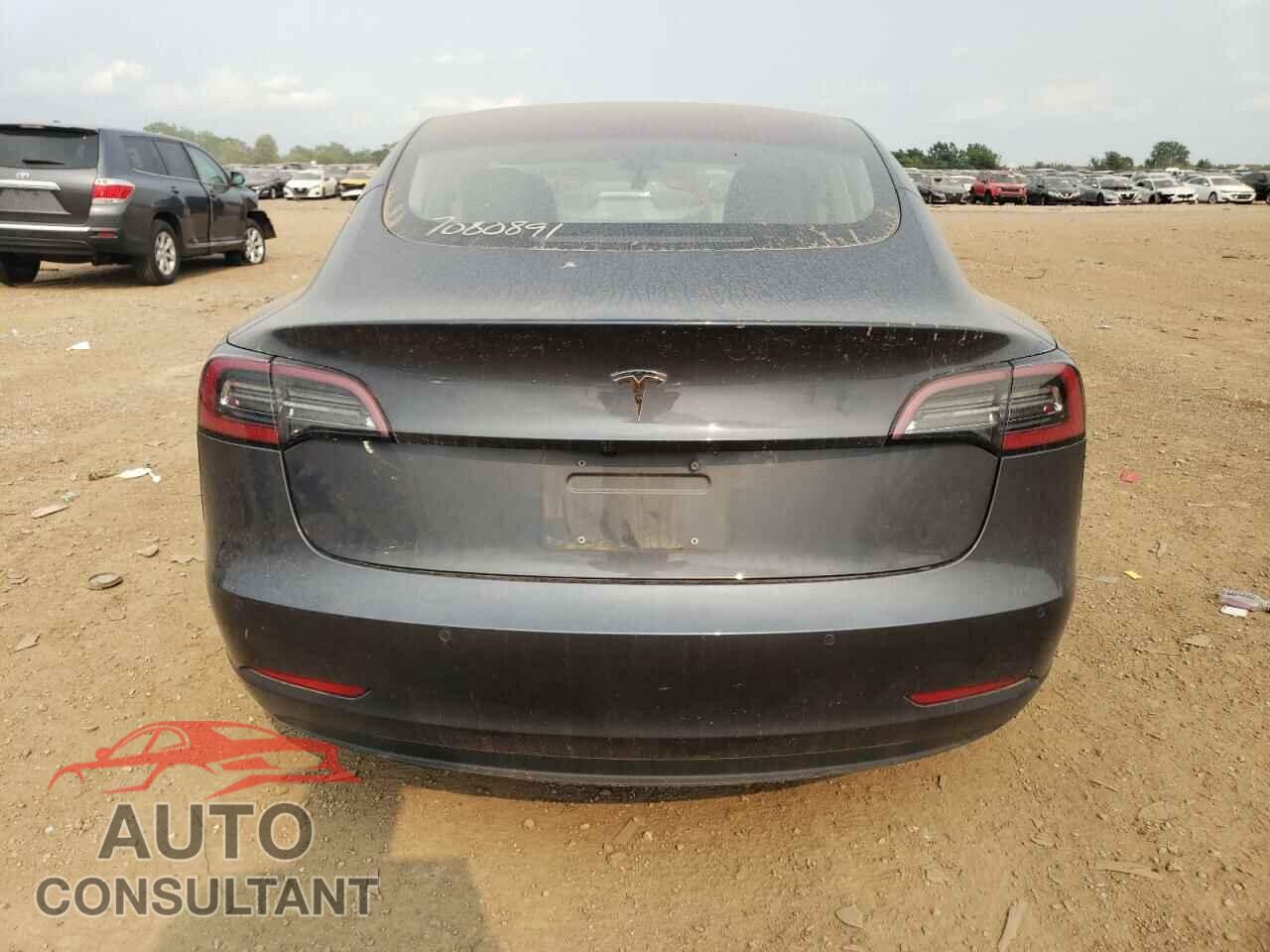 TESLA MODEL 3 2018 - 5YJ3E1EA1JF028124