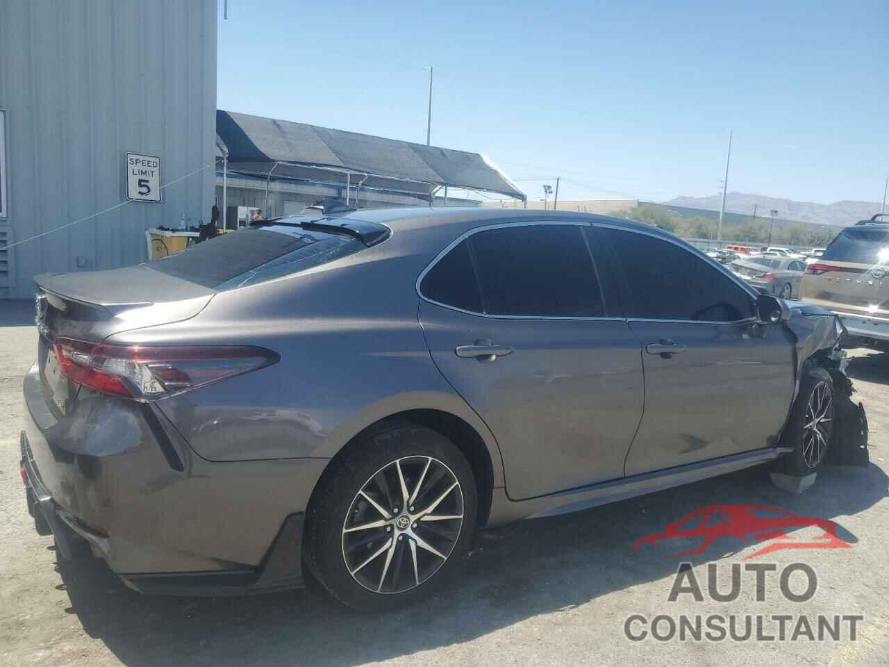TOYOTA CAMRY 2021 - 4T1G11AK3MU583904