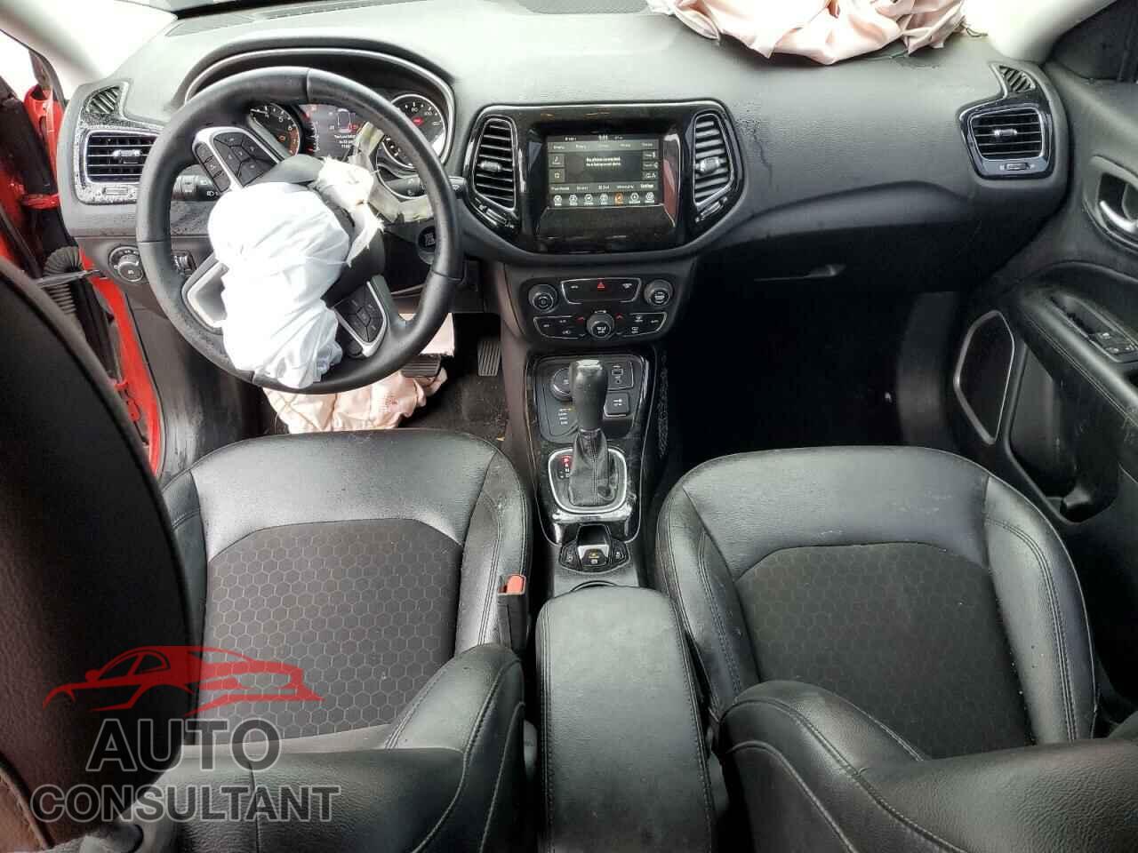 JEEP COMPASS 2018 - 3C4NJDBB6JT321084