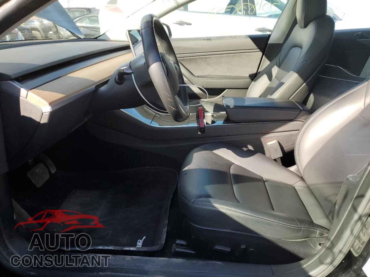 TESLA MODEL 3 2019 - 5YJ3E1EB5KF208894