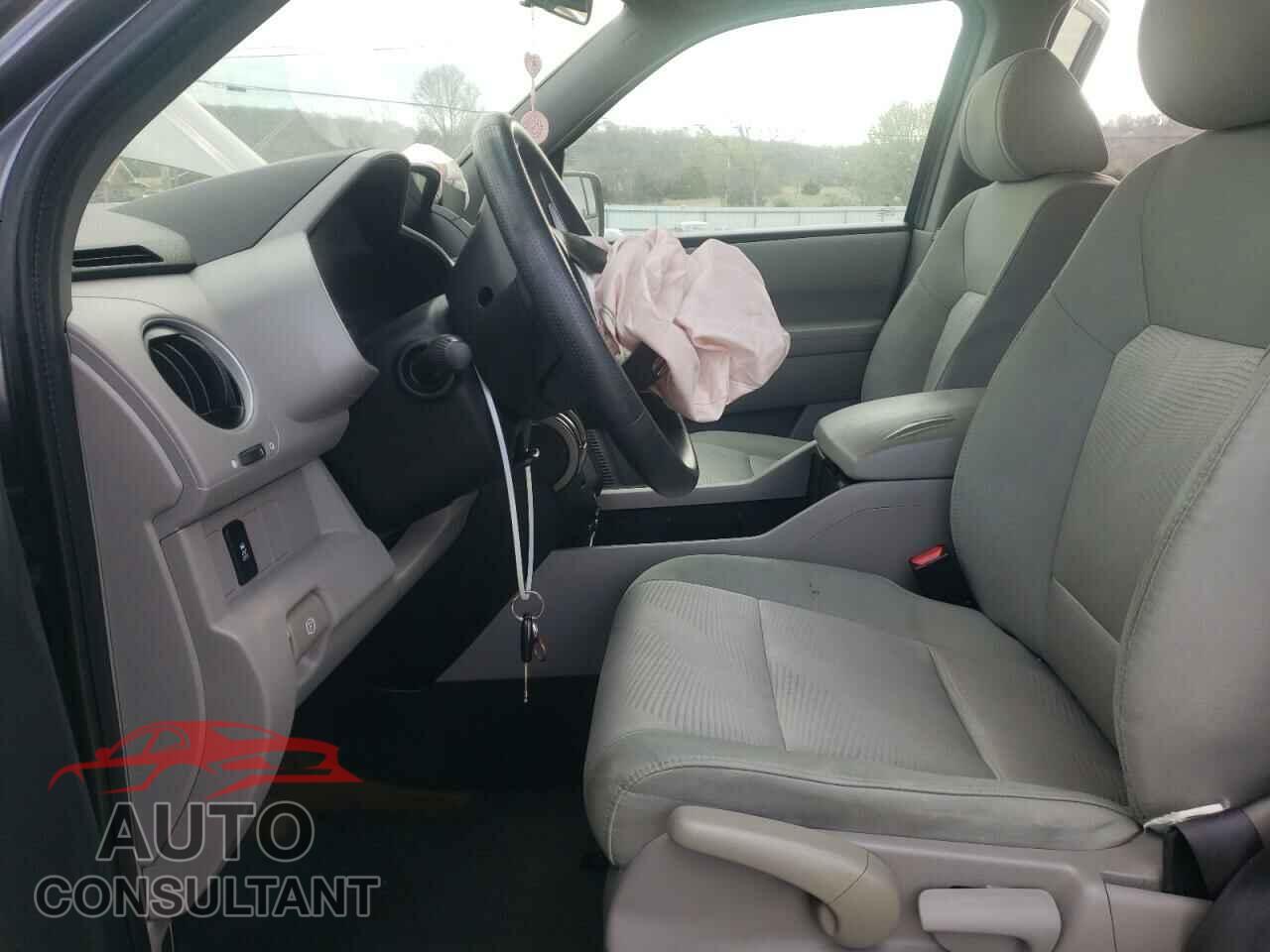 HONDA PILOT 2015 - 5FNYF3H20FB016136