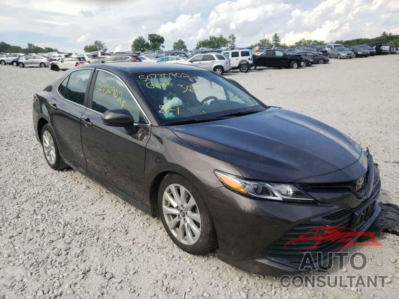 TOYOTA CAMRY 2018 - 4T1B11HK3JU668611