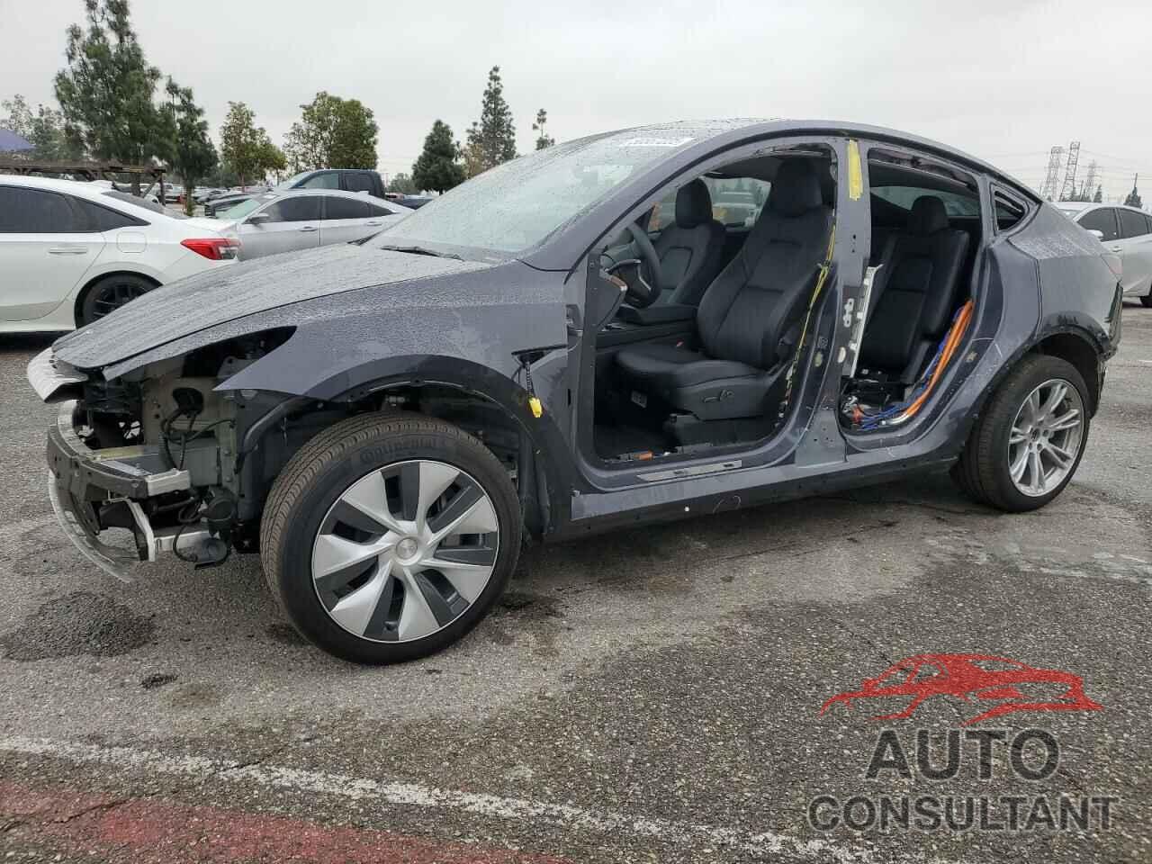 TESLA MODEL Y 2024 - 7SAYGDED5RF093410
