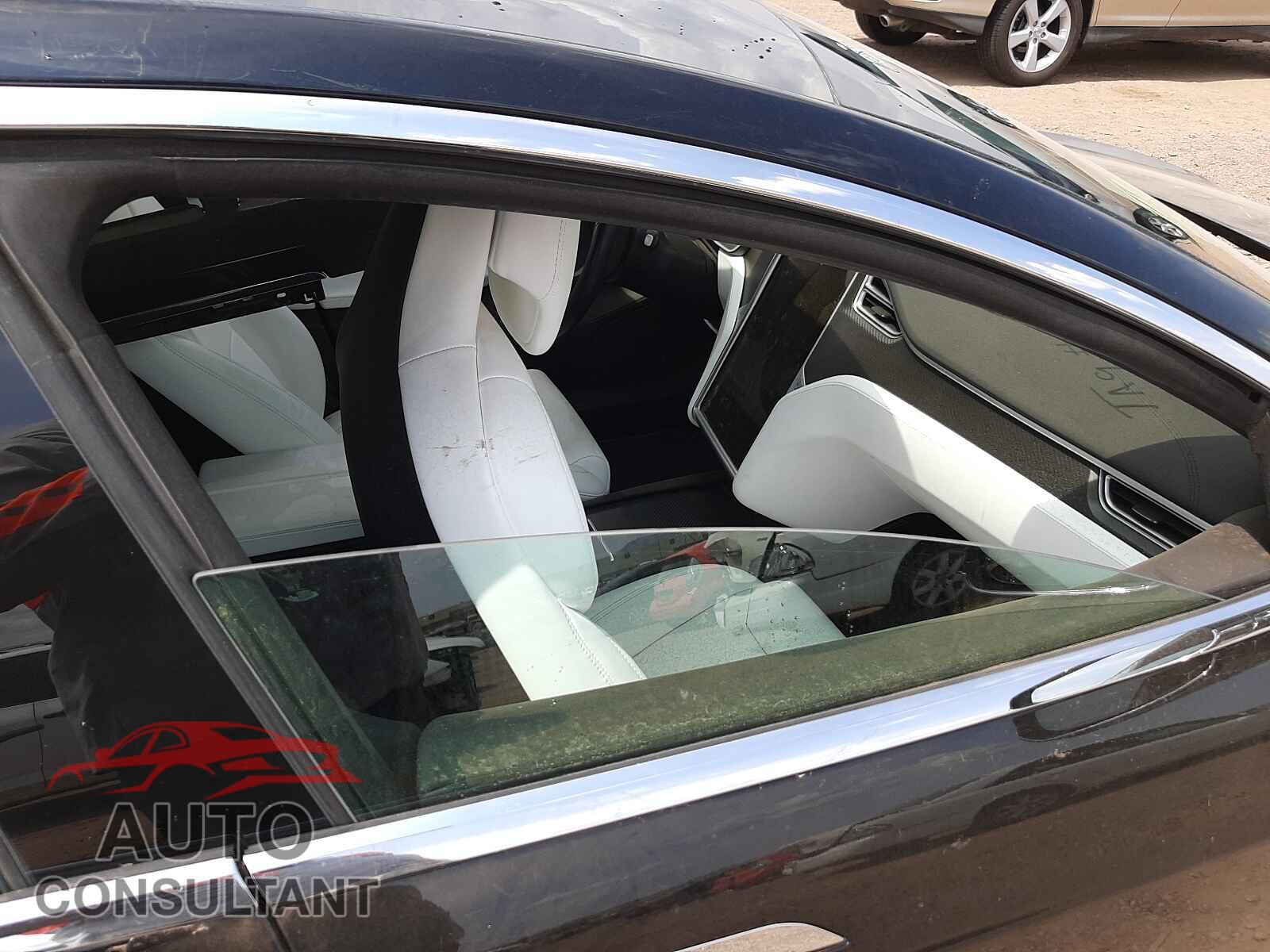 TESLA MODEL S 2017 - 5YJSA1E2XHF219566