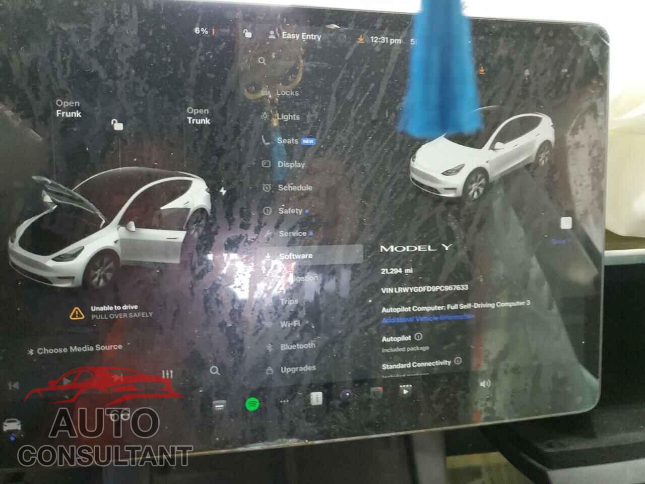 TESLA MODEL Y 2023 - LRWYGDFD9PC967633