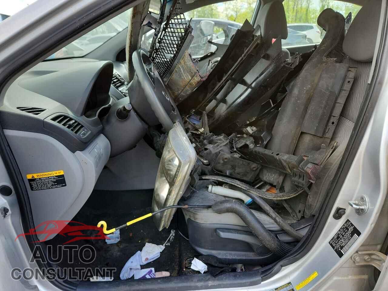 HYUNDAI ACCENT 2013 - KMHCU4AE2DU277018