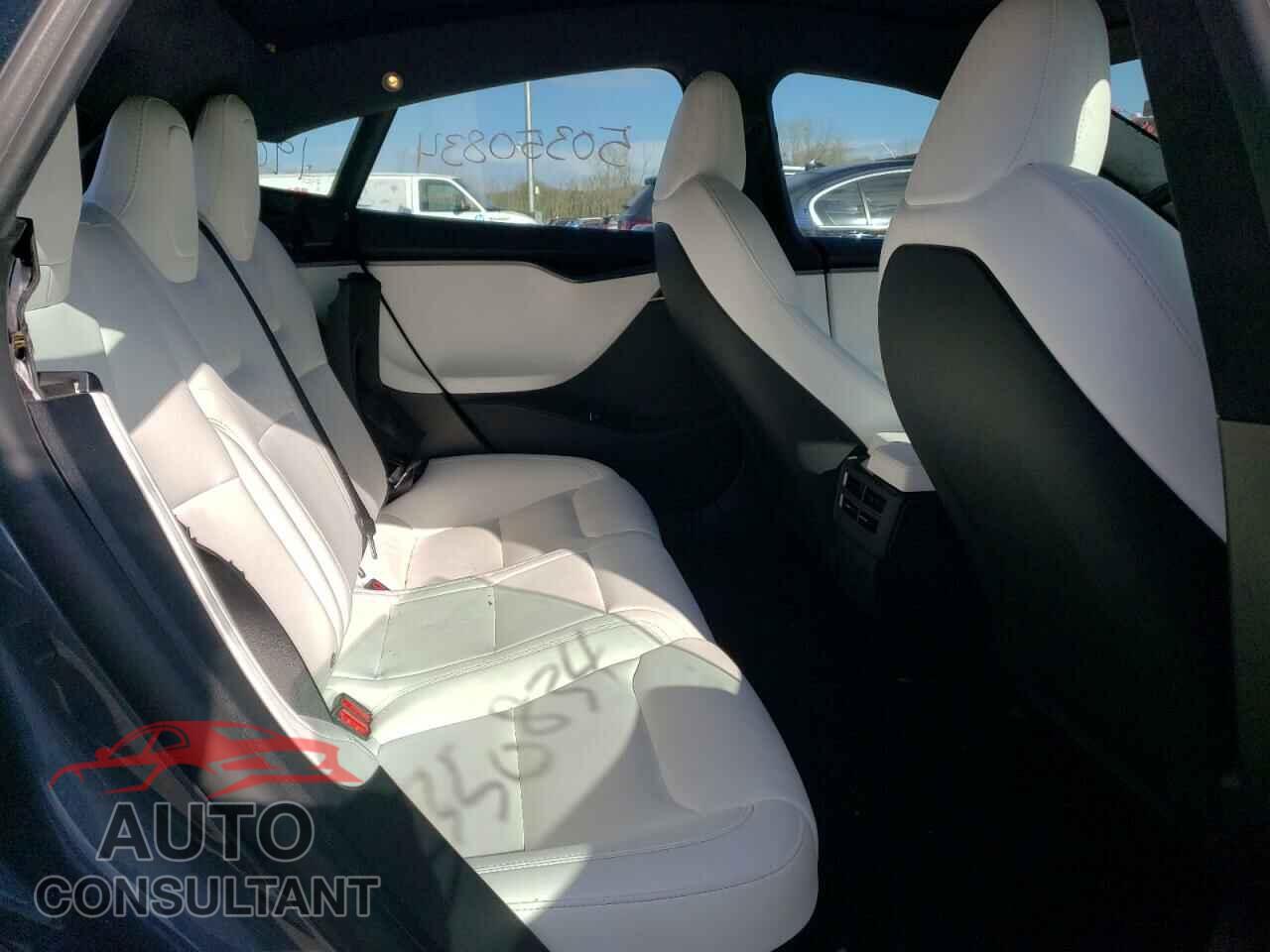 TESLA MODEL S 2020 - 5YJSA1E26LF381901