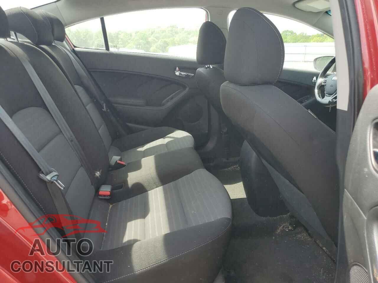 KIA FORTE 2018 - 3KPFL4A73JE255416