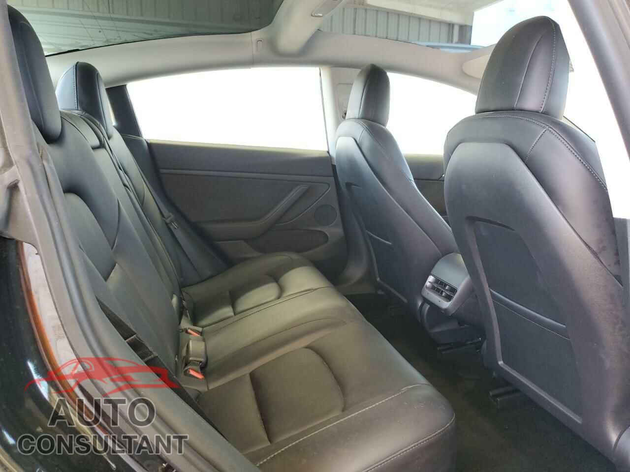 TESLA MODEL 3 2023 - 5YJ3E1EAXPF439059