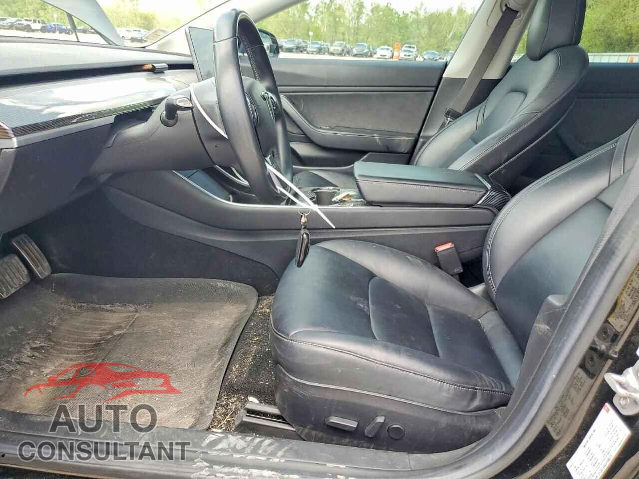 TESLA MODEL 3 2018 - 5YJ3E1EAXJF098379