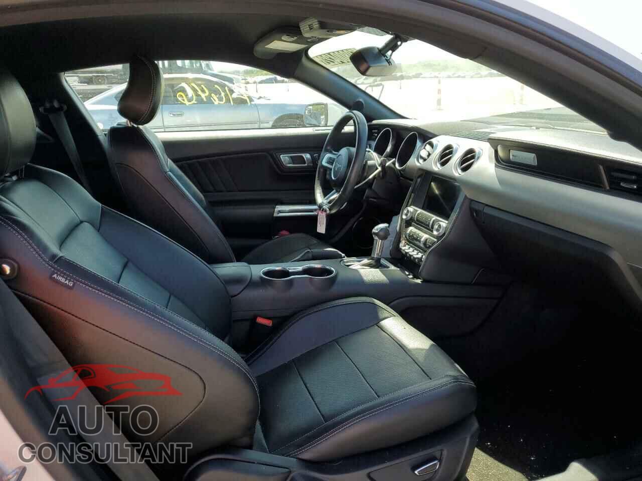 FORD MUSTANG 2018 - 1FA6P8TH8J5165682