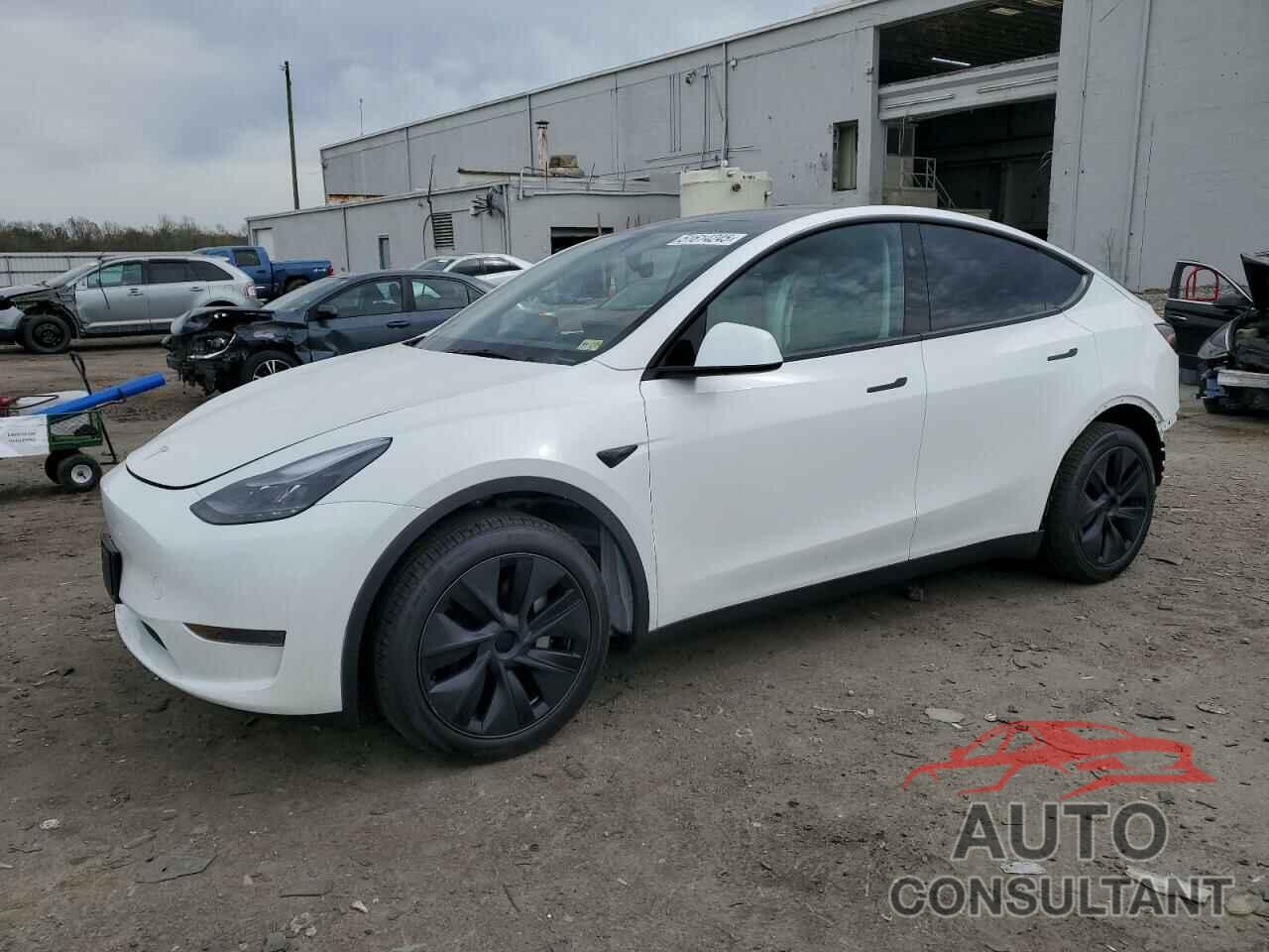 TESLA MODEL Y 2025 - 7SAYGDED5SF241318