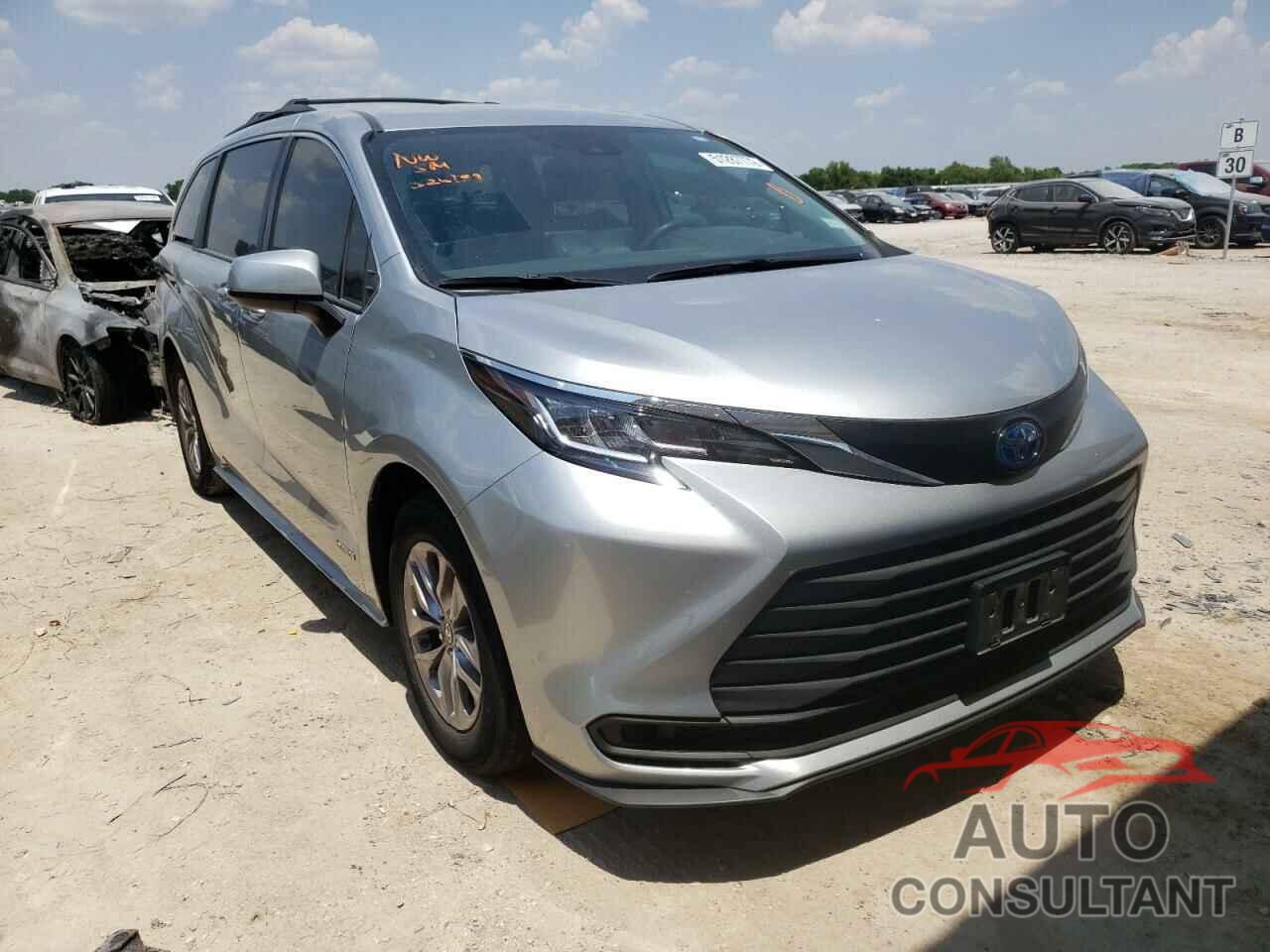 TOYOTA SIENNA 2021 - 5TDKRKEC5MS026139