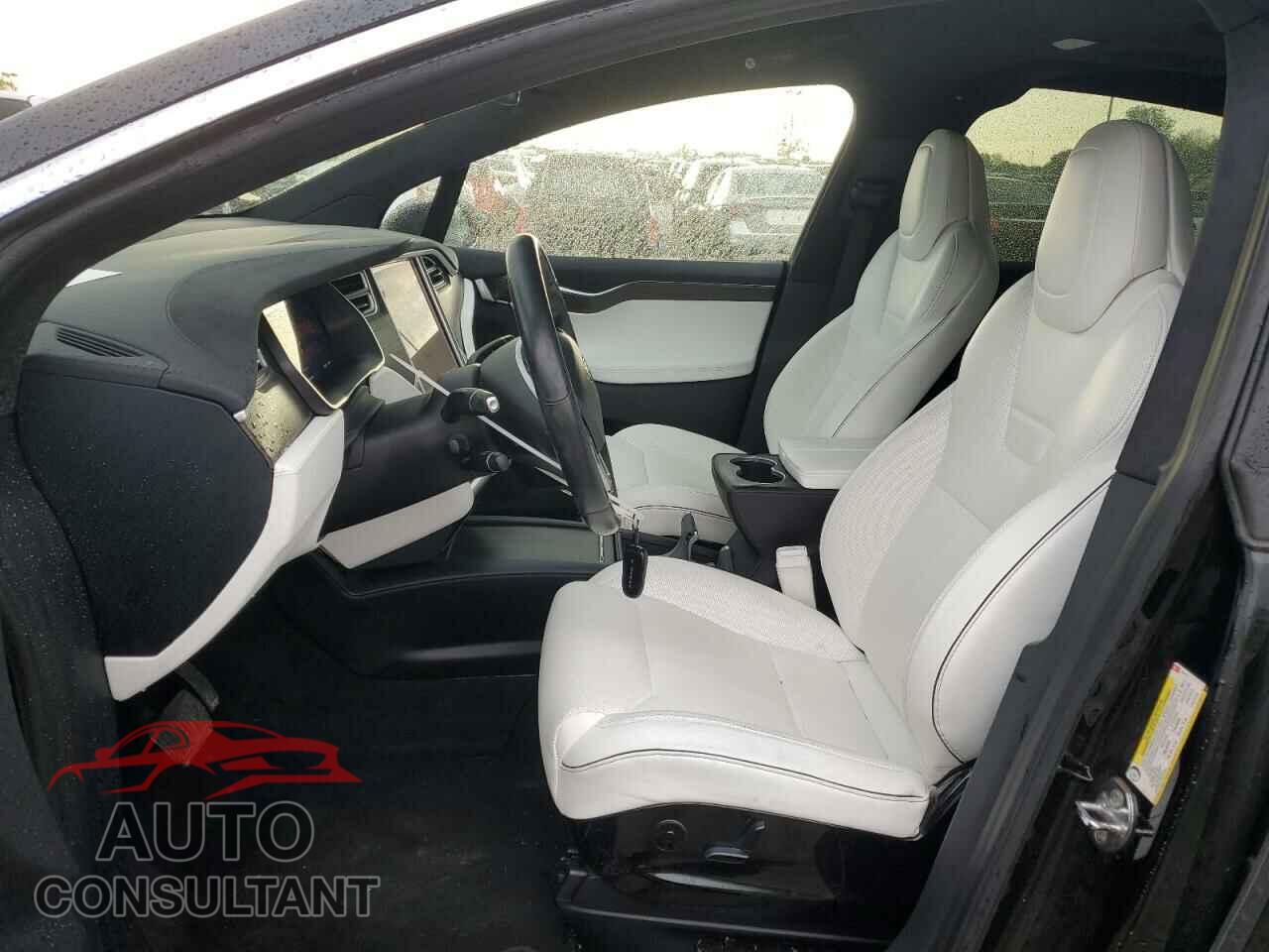 TESLA MODEL X 2016 - 5YJXCBE21GF014173