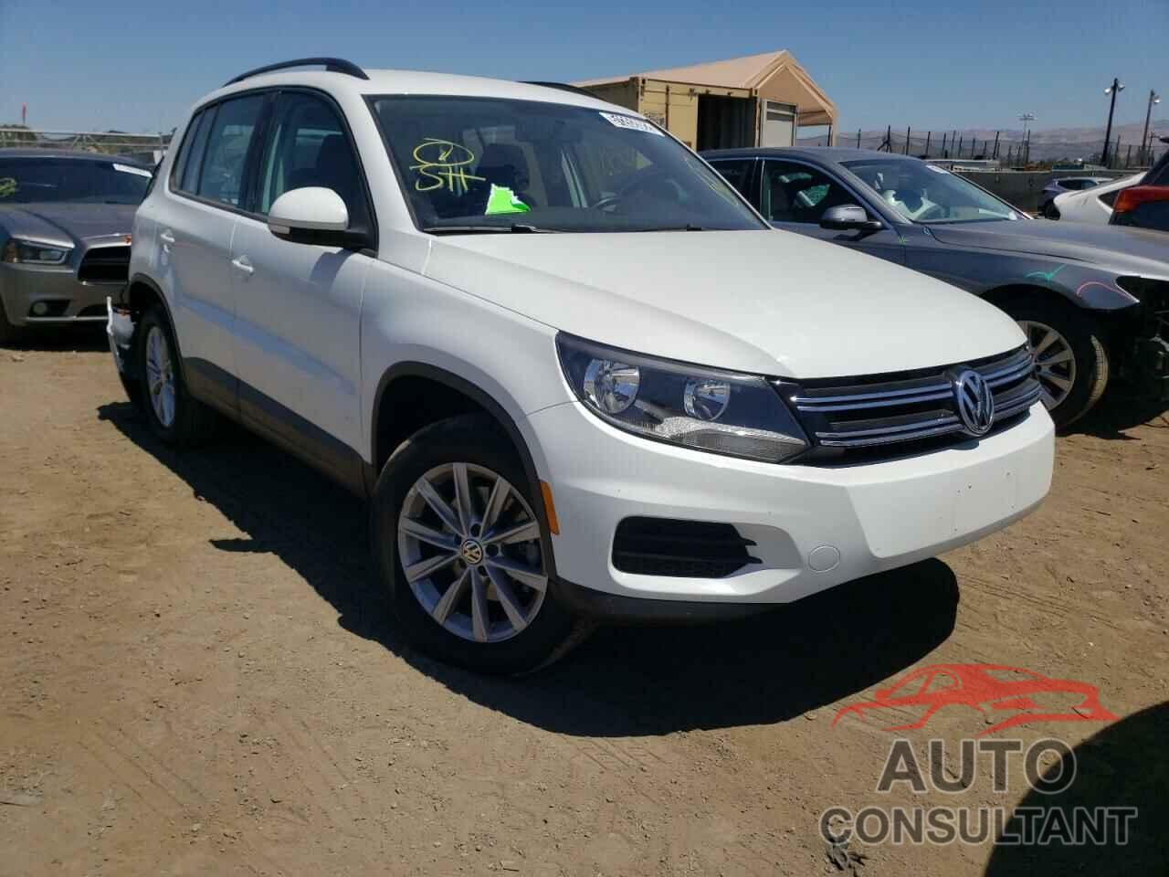 VOLKSWAGEN TIGUAN 2017 - WVGAV7AX1HK042280