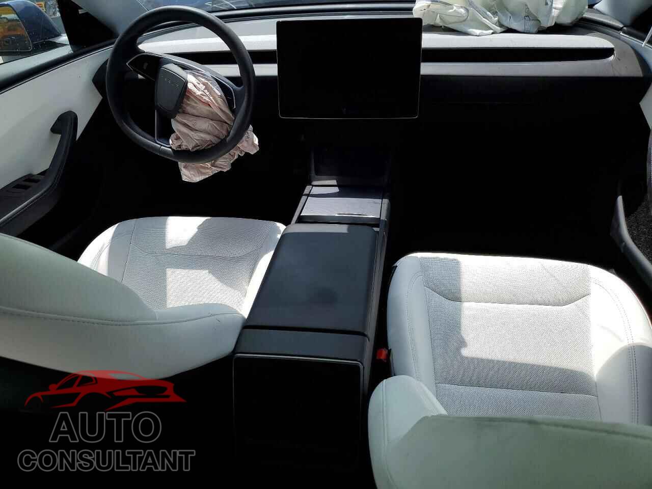 TESLA MODEL 3 2025 - 5YJ3E1EA2SF040364