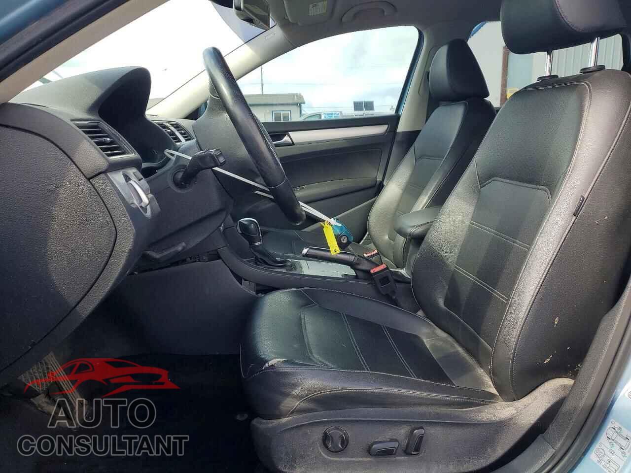 VOLKSWAGEN PASSAT 2012 - 1VWBN7A34CC045647