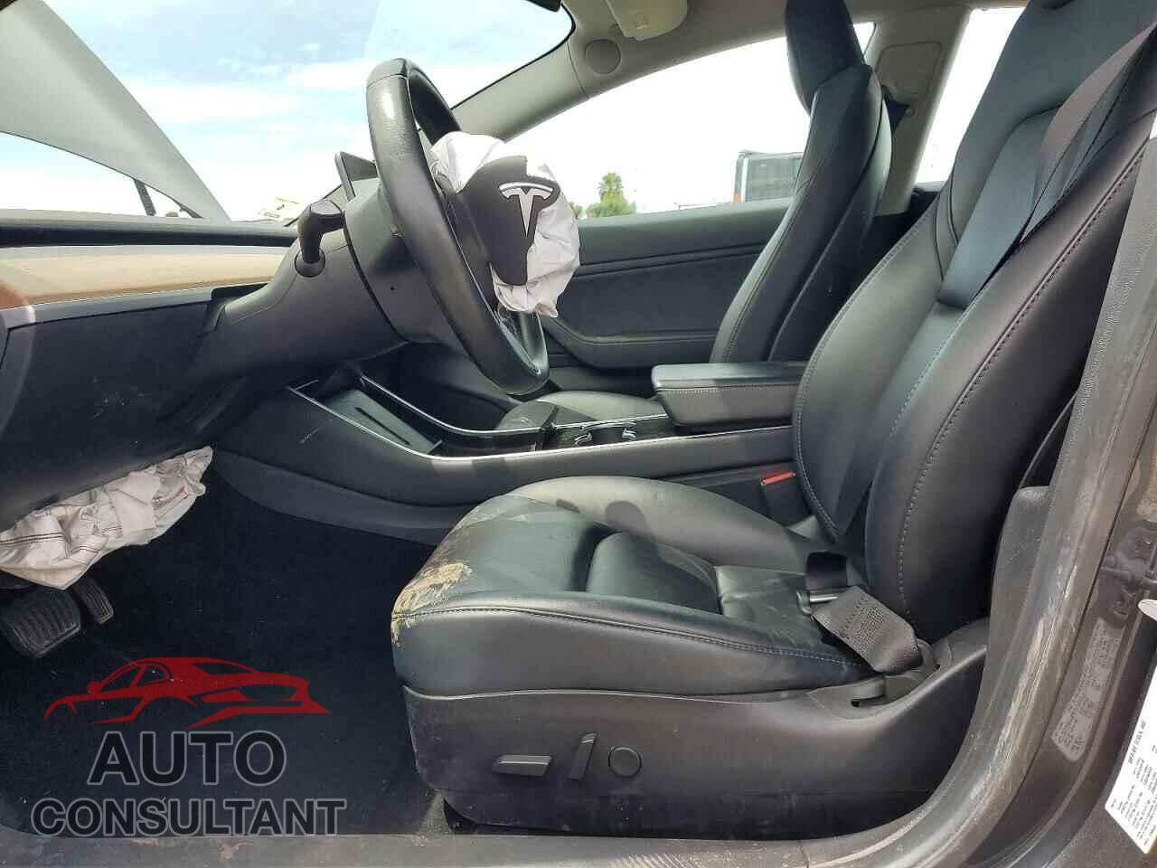TESLA MODEL 3 2019 - 5YJ3E1EB1KF386477