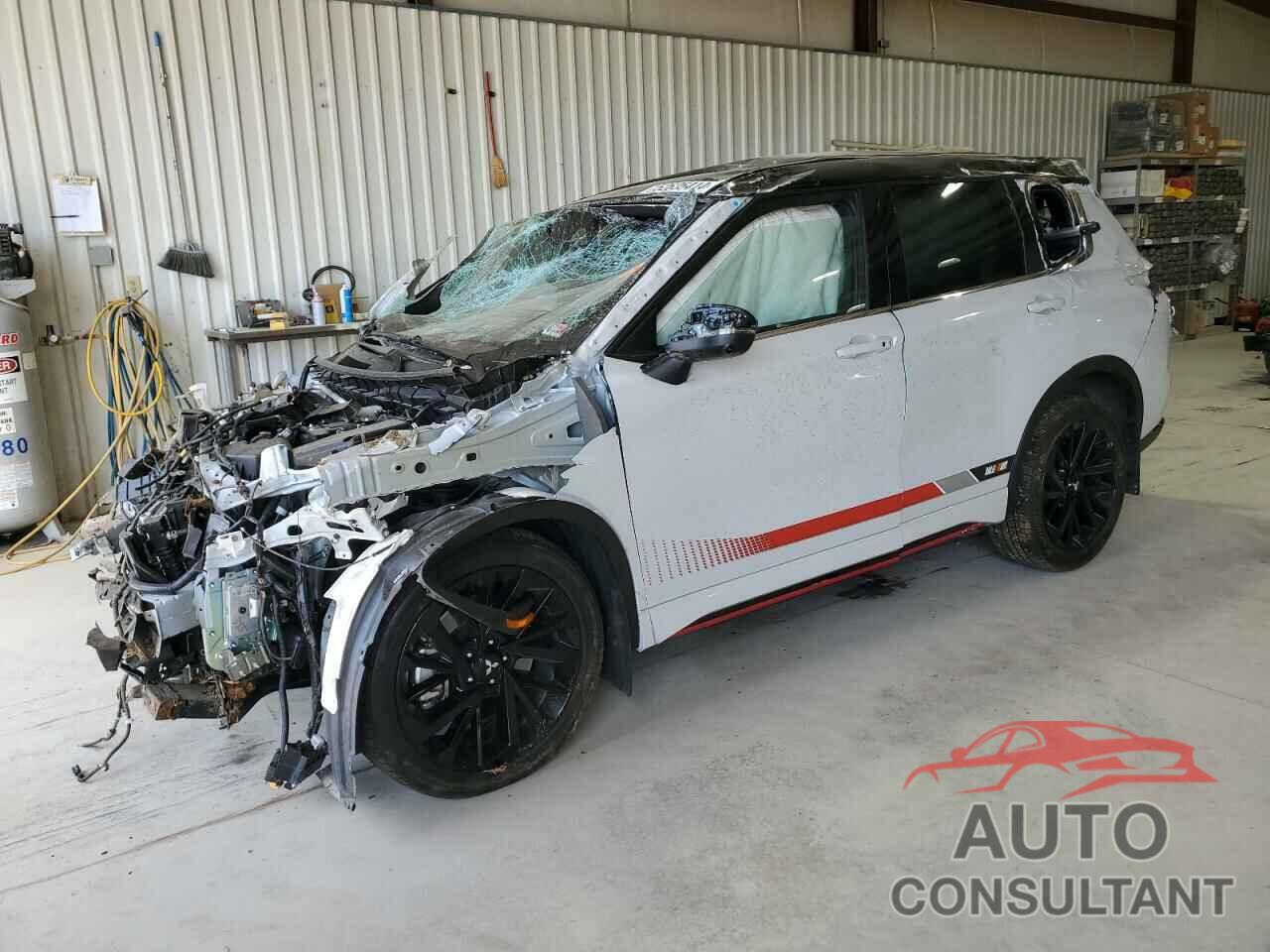 MITSUBISHI OUTLANDER 2023 - JA4J4UA82PZ052931