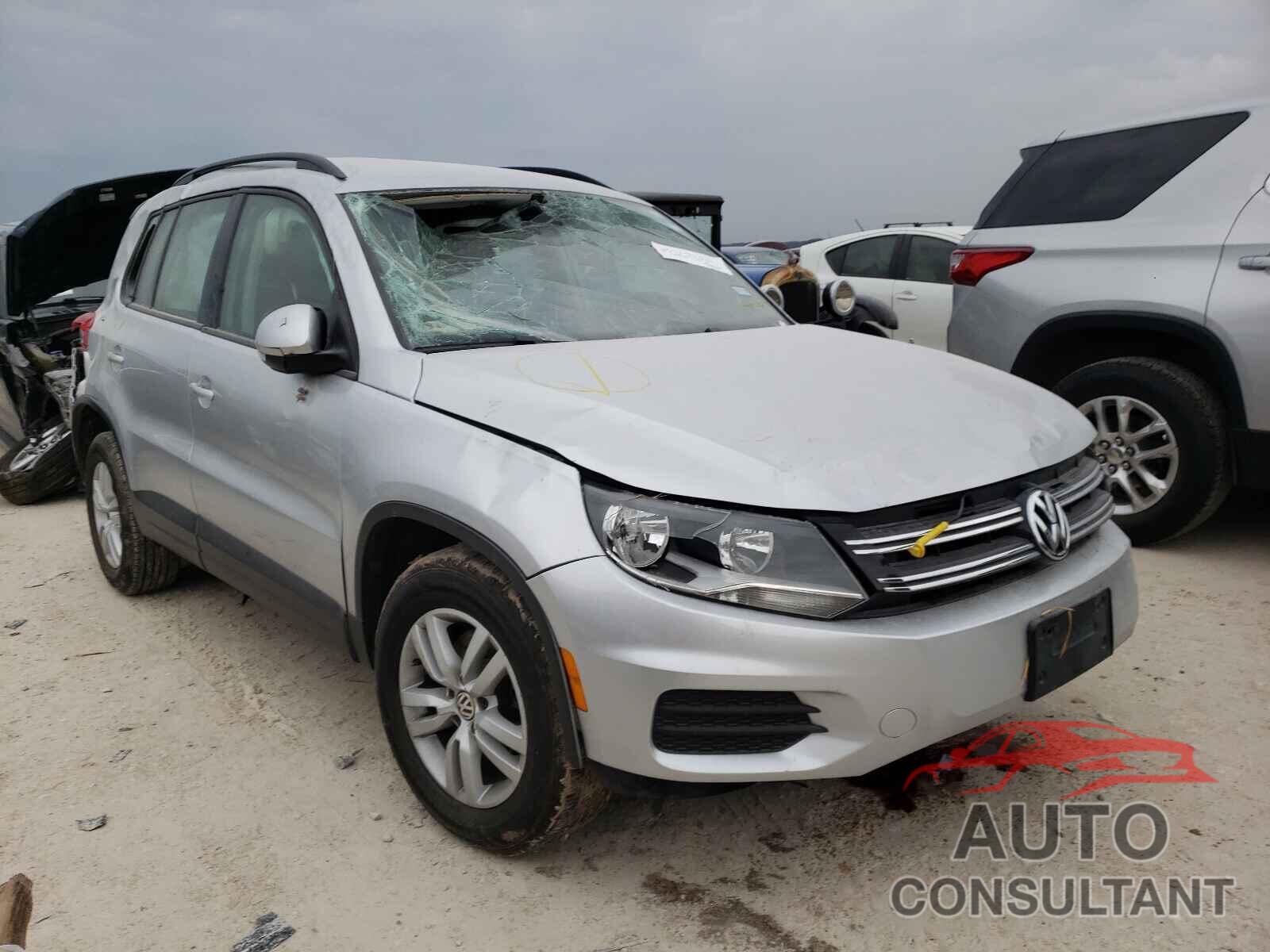 VOLKSWAGEN TIGUAN 2016 - WVGAV7AX8GW611505