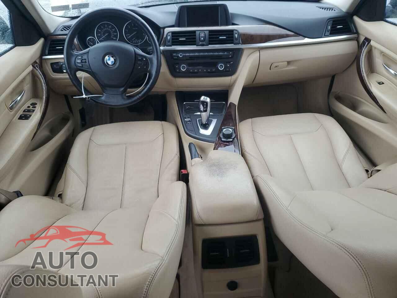 BMW 3 SERIES 2013 - WBA3B3C5XDF540116