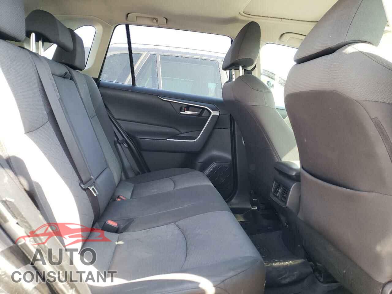TOYOTA RAV4 2019 - JTMP1RFV6KD044227