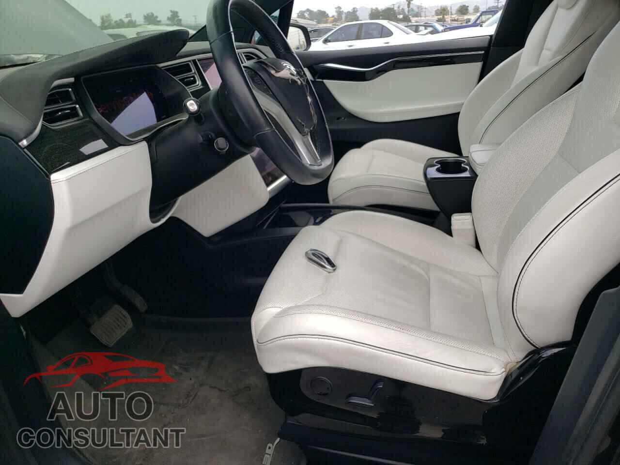 TESLA MODEL X 2016 - 5YJXCBE24GF028567