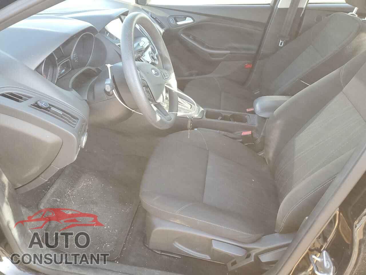 FORD FOCUS 2017 - 1FADP3H24HL324945